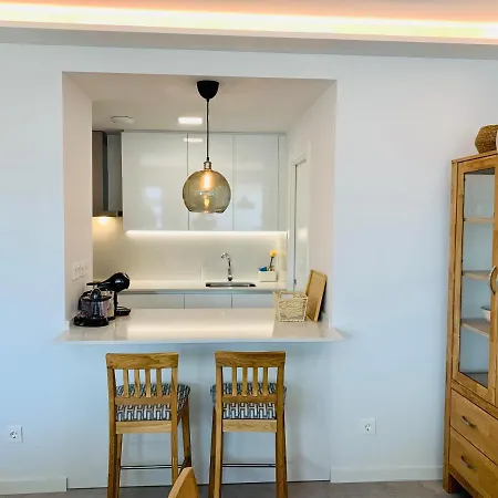 Sea View Luxury New Port Apartmán *