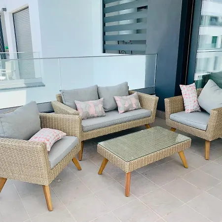 Sea View Luxury New Port Apartmán *